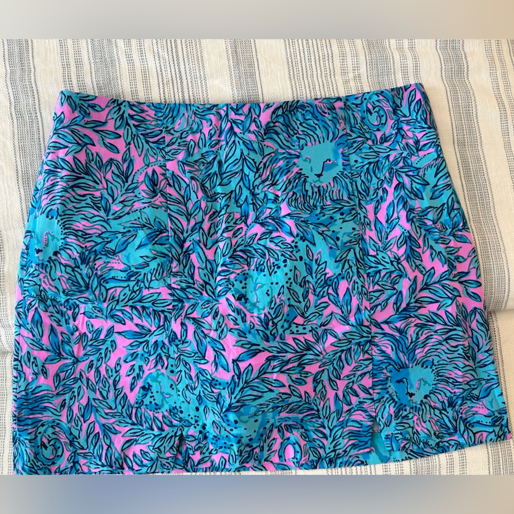 Lilly Pulitzer skirt. Size 16. Never been worn